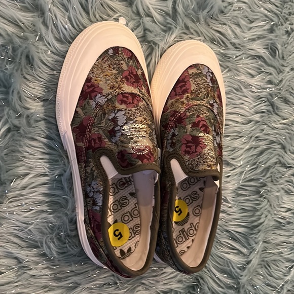 adidas men’s NIZZA RF SLIP SHOES - Picture 10 of 11